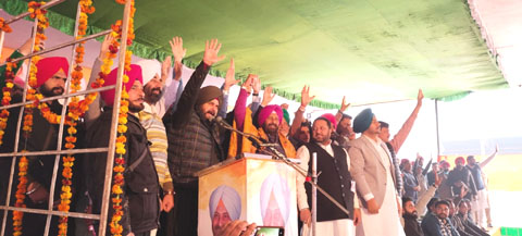 ਤੁਸੀਂ ਢਿੱਲੋਂ ਦਾ ਲਾ ਦਿਓ ਬੇੜਾ ਪਾਰ, ਅਸੀਂ ਦੇਵਾਂਗੇ ਝੰਡੀ ਵਾਲੀ ਕਾਰ