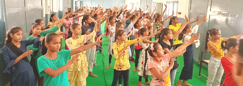 ਗਾਂਧੀ ਆਰੀਆ ਸਕੂਲ ਵਿਖੇ ਸਮਰ ਕੈਂਪ ਲਾਇਆ ਗਿਆ.. ਵੱਖ -ਵੱਖ ਗਤੀਵਿਧੀਆਂ ਦੀ ਦਿੱਤੀ ਗਈ ਟ੍ਰੇਨਿੰਗ