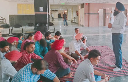 ਡੀ.ਸੀ.ਦਫਤਰ ਕਰਮਚਾਰੀ ਯੂਨੀਅਨ ਵੱਲੋਂ ਮੰਗਾਂ ਮਨਵਾਉਣ ਲਈ ਦਿੱਤਾ ਧਰਨਾ