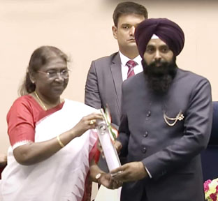 ਪੱਥਰਾਂ ਦਾ ਸੀਨਾ ਪਾੜ ਕੇ ਉੱਗਿਆ ਅਧਿਆਪਕ  ਹਰਪ੍ਰੀਤ ਸਿੰਘ ਬੀਹਲਾ