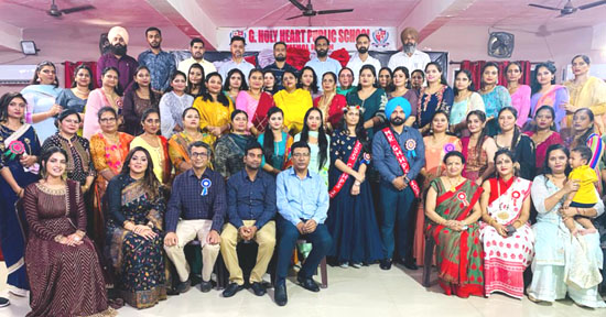 ਜੀ ਹੋਲੀ ਹਾਰਟ ਸਕੂਲ  ‘ਚ ਅਧਿਆਪਕ ਦਿਵਸ‘ ਦੇ ਜਸ਼ਨ