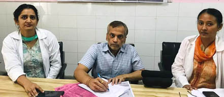 ਅੱਖਾਂ ਦਾਨ ਪੰਦਰਵਾੜਾ : ਐਸਐਮਓ ਡਾ. ਜੋਤੀ ਕੌਸ਼ਲ ਨੇ ਭਰੇ ਅੱਖਾਂ ਦਾਨ ਕਰਨ ਦੇ ਫਾਰਮ