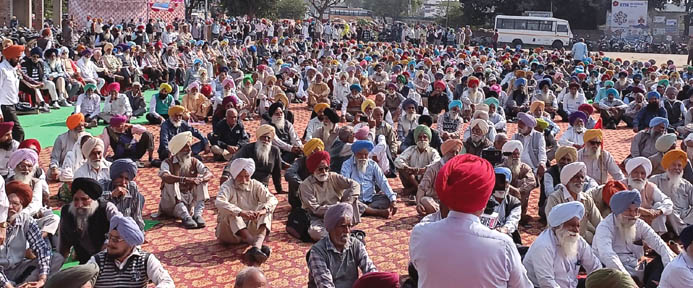 ਮੁਲਾਜ਼ਮ ਮੰਗਦੇ ਨੇ ਦੀਵਾਲੀ ਗਿਫ਼ਟ, ਸਰਕਾਰ ਦੀ ਹਾਲਤ ਗਰੀਨ ਪਟਾਕੇ ਖਰੀਦਣ ਵਾਲੀ