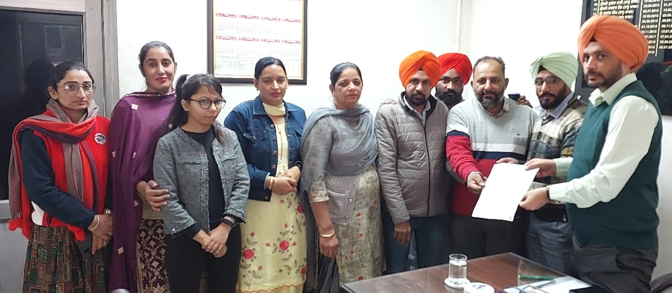 ਤਨਖ਼ਾਹ ਨਹੀਂ ਤਾਂ ਕੰਮ ਨਹੀਂ, ਸੀਡੀਪੀਓ ਦਫ਼ਤਰ ਦੇ ਕਰਮਚਾਰੀਆਂ ਨੇ ਕੀਤੀ ਹੜਤਾਲ