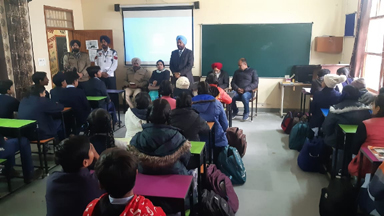 ਕੌਮੀ ਸੜਕ ਸੁਰੱਖਿਆ ਹਫਤਾ : ਸਰਕਾਰੀ ਸੀਨੀਅਰ ਸੈਕੰਡਰੀ ਸਕੂਲ ਜੁਮਲਾ ਮਾਲਕ‍ਨ ਵਿਖੇ ਕਰਵਾਇਆ ਸੈਮੀਨਾਰ 