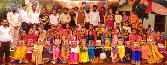 ਸਰਕਾਰੀ ਹਾਈ ਸਕੂਲ ਮਹਿਲ ਖੁਰਦ ‘ਚ ਕਰਵਾਇਆ ਇਨਾਮ ਵੰਡ ਸਮਾਗਮ