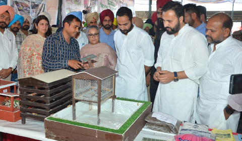 ਕਿਸਾਨ ਆਧੁਨਿਕ ਨਵੀਨਤਮ ਵਿਗਿਆਨਕ ਖੇਤੀ ਅਪਣਾ ਕੇ ਵਧੀਆ ਮੁਨਾਫਾ ਕਮਾ ਸਕਦੇ ਹਨ : ਕੈਬਨਿਟ ਮੰਤਰੀ