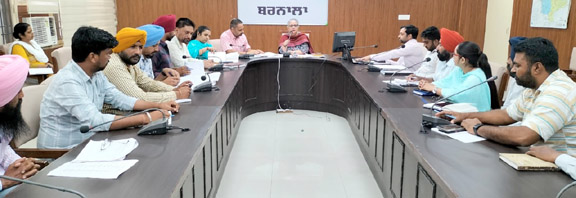 ਡਿਪਟੀ ਕਮਿਸ਼ਨਰ ਵਲੋਂ ਬਰਨਾਲਾ ਬਲਾਕ ਦੇ ਵਿਕਾਸ ਕਾਰਜਾਂ ਦੀ ਸਮੀਖਿਆ 