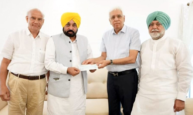 ਰਾਧਾ ਸੁਆਮੀ ਬਿਆਸ ਡੇਰੇ ਨੇ ਹੜ੍ਹ ਪੀੜ੍ਹਤਾਂ ਲਈ ਦਿੱਤੀ ਦੋ ਕਰੋੜ ਦੀ ਮਦਦ