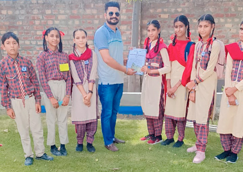 ਸਰਕਾਰੀ ਹਾਈ ਸਕੂਲ ਤਲਵੰਡੀ ਦੀ ਵਿਦਿਆਰਥਣ ਨੇ ਲੇਖ ਰਚਨਾ ਮੁਕਾਬਲੇ ‘ਚ ਕੀਤਾ ਪਹਿਲਾ ਸਥਾਨ ਪ੍ਰਾਪਤ