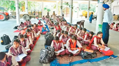 ਬੱਦੋਵਾਲ ਦਾ ਸਰਕਾਰੀ ਸਕੂਲ ਬੰਦ,ਗੁਰਦੁਆਰੇ ਅਤੇ ਹੋਰ ਸਕੂਲਾਂ ‘ਚ ਲੱਗ ਰਹੀਆਂ ਨੇ ਕਲਾਸਾਂ