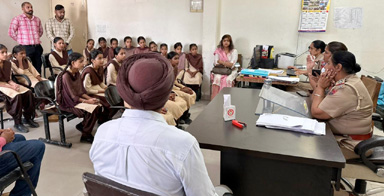 ਫਰਵਾਹੀ ਸਕੂਲ ਦੇ ਵਿਦਿਆਰਥੀਆਂ ਨੇ ਕੀਤਾ ਐਸਐਸਪੀ ਦਫ਼ਤਰ ਦੀਆਂ ਸ਼ਾਖਾਵਾਂ ਦਾ ਦੌਰਾ