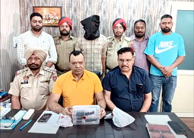 ਸਾਬਕਾ ਇੰਸਪੈਕਟਰ ਦਾ ਮੁੰਡਾ ਹੈਰੋਇਨ ਤੇ ਪਿਸਤੌਲ ਸਮੇਤ ਕਾਬੂ