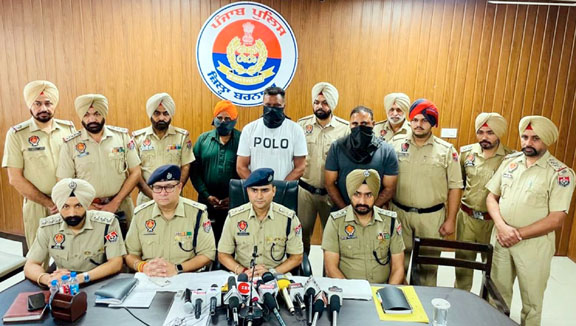 ਸ਼ਰਾਬ..ਚਿਕਨ..ਸ਼ੋਹਰਤ..ਝਗੜਾ..ਪੁਲਿਸ ਮੁਲਾਜ਼ਮ ਦੀ ਮੌਤ..ਦੋਸ਼ੀਆਂ ਦੀ ਗ੍ਰਿਫ਼ਤਾਰੀ.. ਪੁਲਿਸ ਦੀ ਕਹਾਣੀ ਤੇ ਸਮਰਥਕਾਂ ਦੀ ਮੁਹਿੰਮ…!