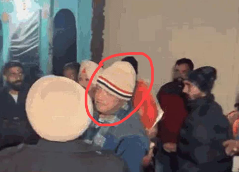 ਸ਼ਰਾਬ ਦੇ ਨਸ਼ੇ ‘ਚ ਟੱਲੀ ਸ਼ਰੇਆਮ ਫਾਇਰਿੰਗ ਕਰਨ ਵਾਲੇ DSP ਦੀ ਲੋਕਾਂ ਨੇ ਚੰਗੀ ਭੁਗਤ ਸਵਾਰੀ,ਮਾਮਲਾ ਗੱਡੀ ਦੀ ਪਾਰਕਿੰਗ ਦਾ