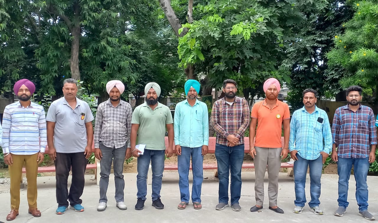 ਕਹਿੰਦੇ CM ਸਾਬ੍ਹ ਦਾ ਸ਼ਡਿਊਲ ਬਿਜ਼ੀ ਆਂ…19 ਵਾਰ ਬੁਲਾ ਕੇ ਵੀ ਠੇਕਾ ਮੁਲਾਜ਼ਮਾਂ ਨੂੰ ਨਹੀਂ ਮਿਲੇ ਮੁੱਖ ਮੰਤਰੀ…!