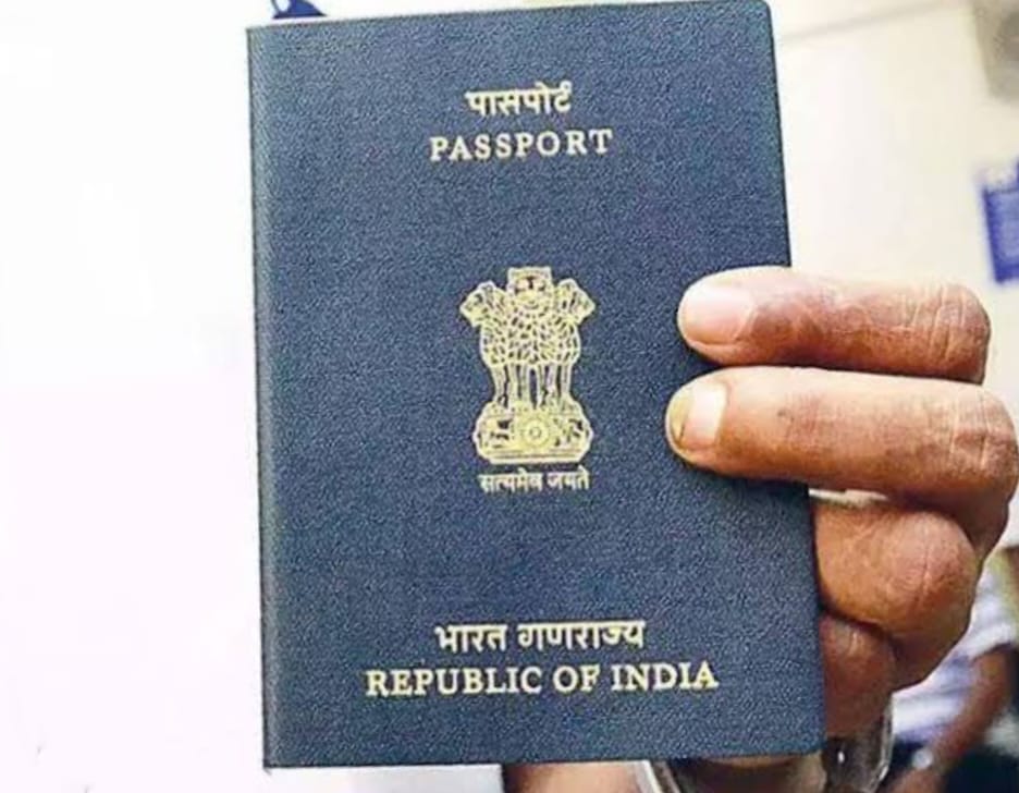 ਜੈ ਬਾਬਿਆਂ ਦੀ…ਇੱਕ ਚੇਲੇ ਦੇ ਪਾਸਪੋਰਟ ਦੀ ਦੁਰਵਰਤੋਂ ਕਰਕੇ ਬਾਬੇ ਨੇ ਦੂਜੇ ਚੇਲੇ ਨੂੰ ਕੈਨੇਡਾ ਭੇਜ ਦਿੱਤਾ,ਪੁਲਿਸ ਨੇ ਕੀਤਾ ਮਾਮਲਾ ਦਰਜ