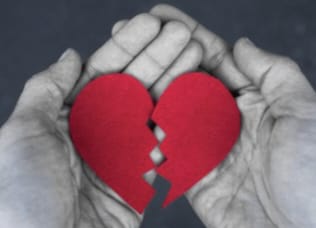 ਸਿੱਖਿਅਕ ਖ਼ਬਰ : ਲਾੜੇ ਦੇ ਸਿਹਰਾ ਬੰਨਿਆ ਈਂ ਰਹਿ ਗਿਆ…ਪ੍ਰੇਮਿਕਾ ਨੇ ਗੁਰਦੁਆਰੇ ਪੁੱਜ ਕੇ ਆਨੰਦ ਕਾਰਜ ਰੋਕ ਦਿੱਤੇ