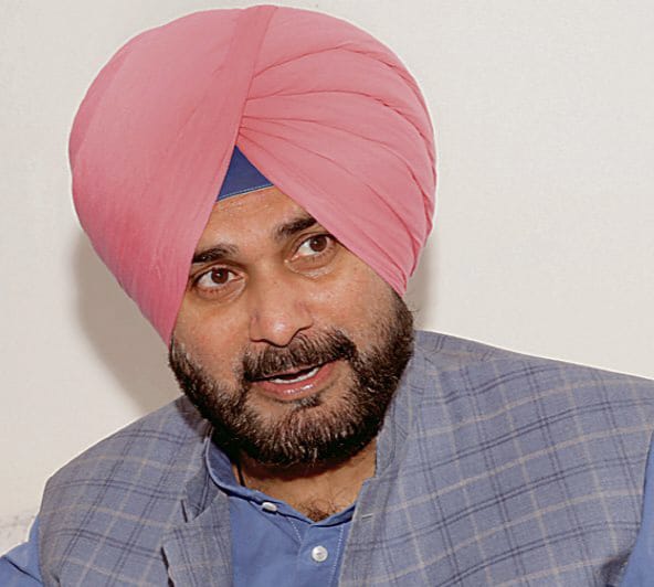 ਪੰਜਾਬ ਕਾਂਗਰਸ ਦਾ ਅੰਦਰੂਨੀ ਕਲੇਸ਼ : ਨਵਜੋਤ ਸਿੱਧੂ ਦੇ ਸਾਥੀ ਪਿਓ-ਪੁੱਤ ਕਾਂਗਰਸ ‘ਚੋਂ ਮੁਅੱਤਲ