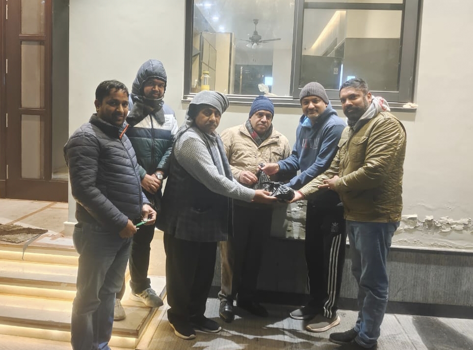 22 ਜਨਵਰੀ ਦੀ ਦੀਵਾਲੀ ਸੰਬੰਧੀ ਬਰਨਾਲਾ ‘ਚ ਦੀਵਿਆਂ ਦੀ ਵੰਡ ਸ਼ੁਰੂ