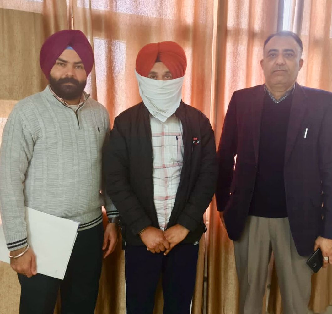 ASI ਚਤਰ ਸਿਹੁੰ ਇਉਂ ਫਸਿਆ ਵਿਜੀਲੈਂਸ ਦੇ ਜਾਲ ਵਿੱਚ..ਰੰਗੇ ਹੱਥੀਂ ਕਾਬੂ