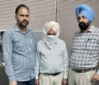 ਦੱਸ ਕੀ ਗੱਡਾ ਅੜਿਆ ਖੜਾ ਸੀ…500 ਰੁਪਏ ਦੀ ਰਿਸ਼ਵਤ ਲੈਂਦਾ ਮਾਲ ਪਟਵਾਰੀ ਕਾਬੂ