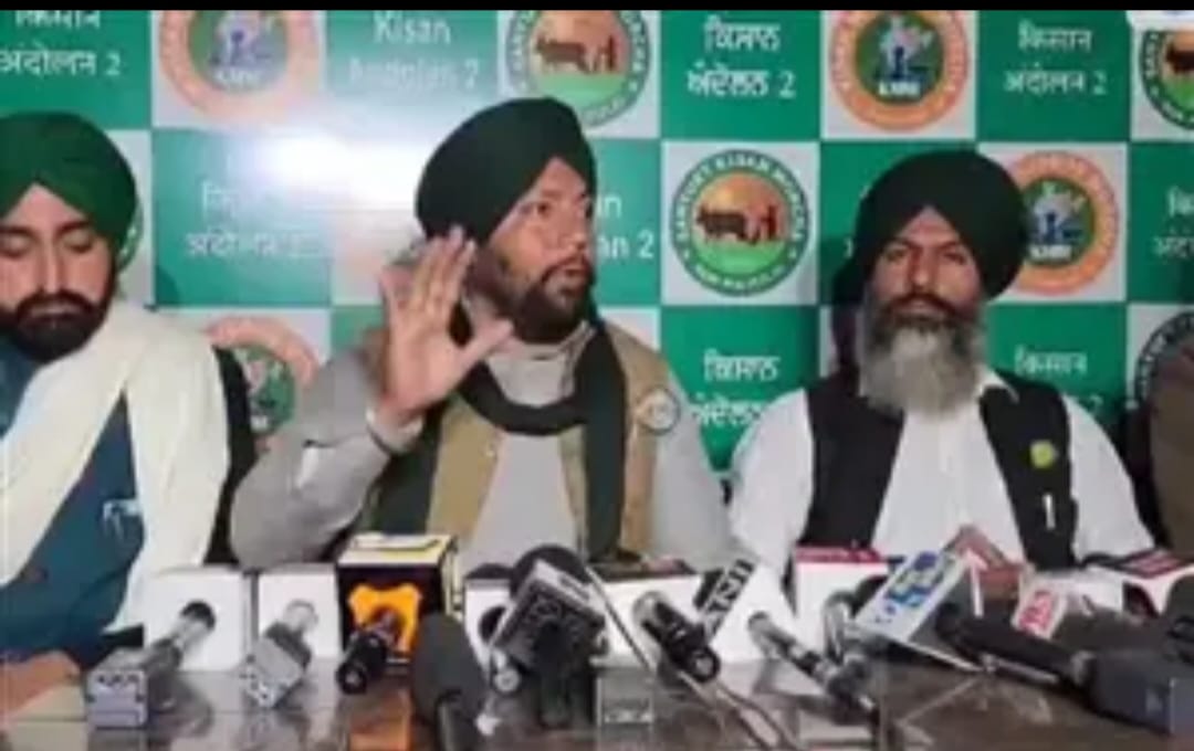 …ਅਜੇ ਦਿੱਲੀ ਨਹੀਂ ਜਾਣਗੇ ਡੱਲੇਵਾਲ ਤੇ ਸਾਥੀ…ਹੌਲੀ ਹੌਲੀ ਸਾਫ਼ ਹੋ ਰਹੀ ਹੈ ਨੀਤ ਤੇ ਨੀਤੀ..ਹੁਣ ਬਾਰਡਰਾਂ ‘ਤੇ ਹੀ ਪੱਕੇ ਮੋਰਚੇ ਲਗਾਉਣ ਦਾ ਕਰ ਲਿਆ ਫੈਸਲਾ