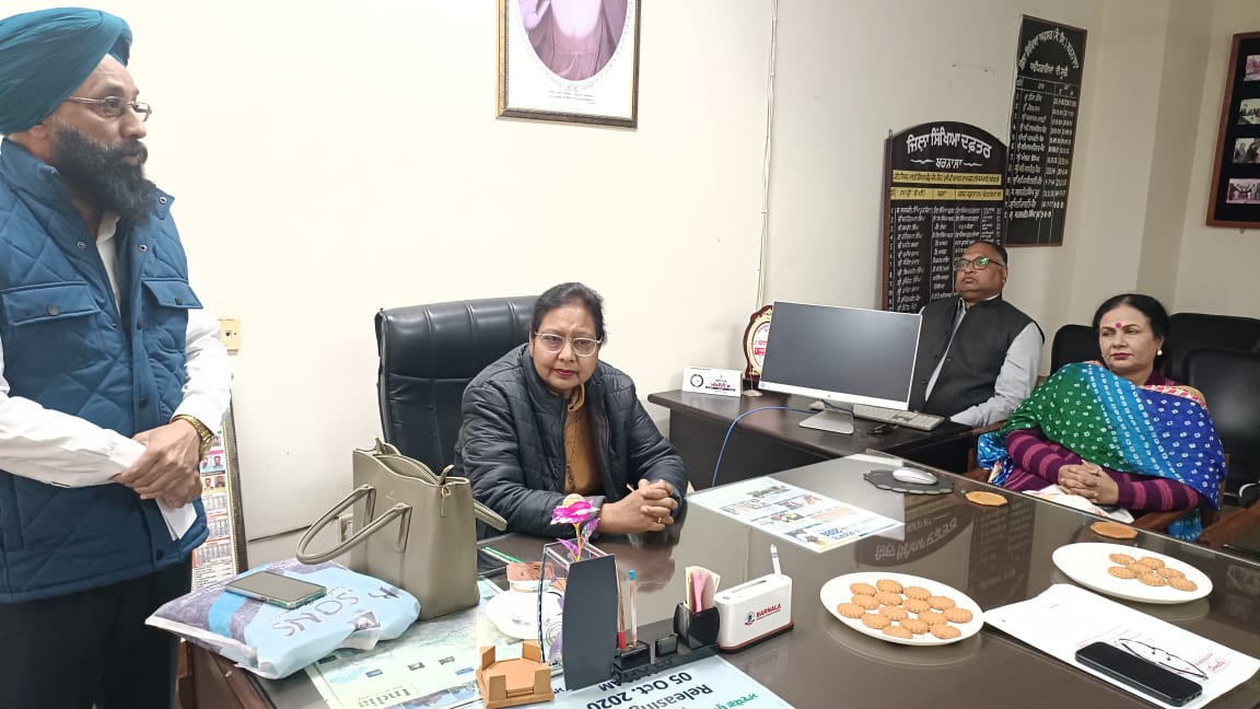 ਤਜਰਬੇਕਾਰ ਅਧਿਆਪਕ ਸ੍ਰੀਮਤੀ ਪਦਮਨੀ ਨੇ ਸੰਭਾਲਿਆ ਜ਼ਿਲ੍ਹਾ ਸਿੱਖਿਆ ਅਫਸਰ (ਸੈਕੰਡਰੀ) ਦਾ ਅਹੁਦਾ