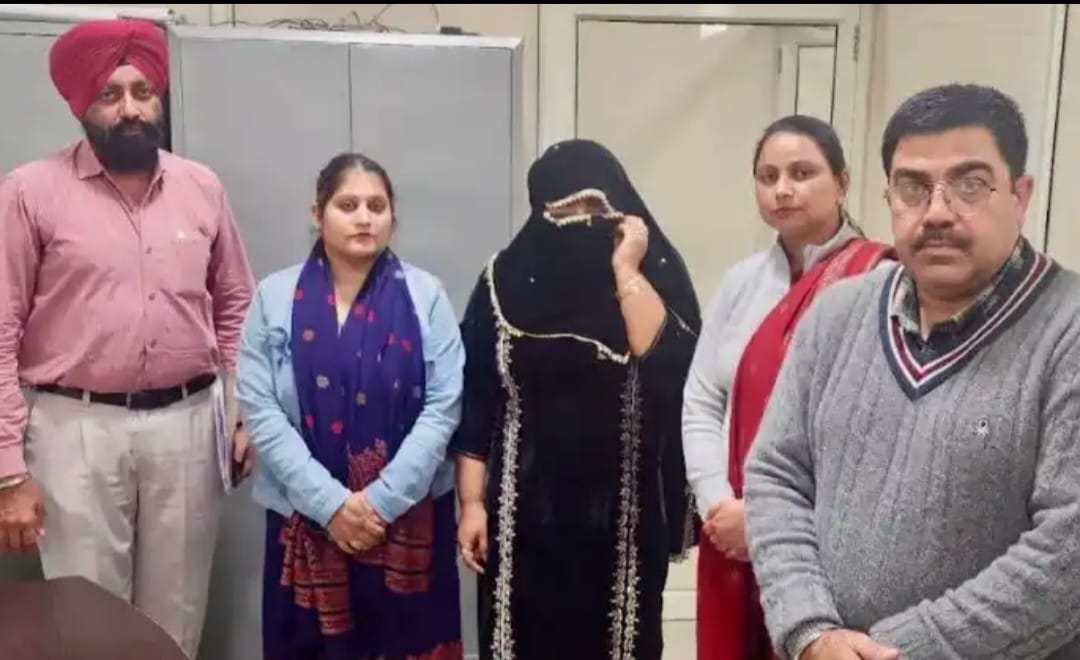 ਰਿਸ਼ਵਤਖੋਰੀ ‘ਚ ਬੀਬੀਆਂ ਵੀ ਘੱਟ ਨਹੀਂ… ਖ਼ਜ਼ਾਨਾ ਦਫ਼ਤਰ ਦੀ ਸੀਨੀਅਰ ਸਹਾਇਕ ਵਿਜੀਲੈਂਸ ਨੇ ਕੀਤੀ ਗ੍ਰਿਫ਼ਤਾਰ