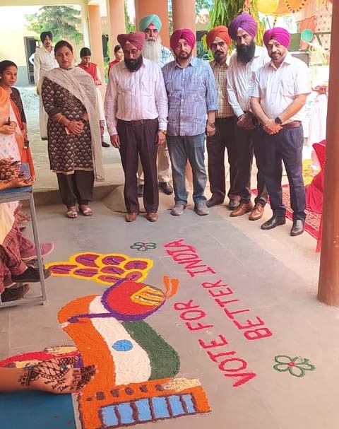 ਸੀਨੀਅਰ ਸੈਕੰਡਰੀ ਛਾਪਾ ਵਿਖੇ ਚੋਣ ਮਹਾਂਉਤਸਵ ਮਨਾਇਆ…ਬੱਚਿਆਂ ਨੇ ਗਤੀਵਿਧੀਆਂ ਰਾਹੀਂ ਵੋਟਾਂ ਪਾਉਣ ਲਈ ਪ੍ਰੇਰਿਤ ਕੀਤਾ