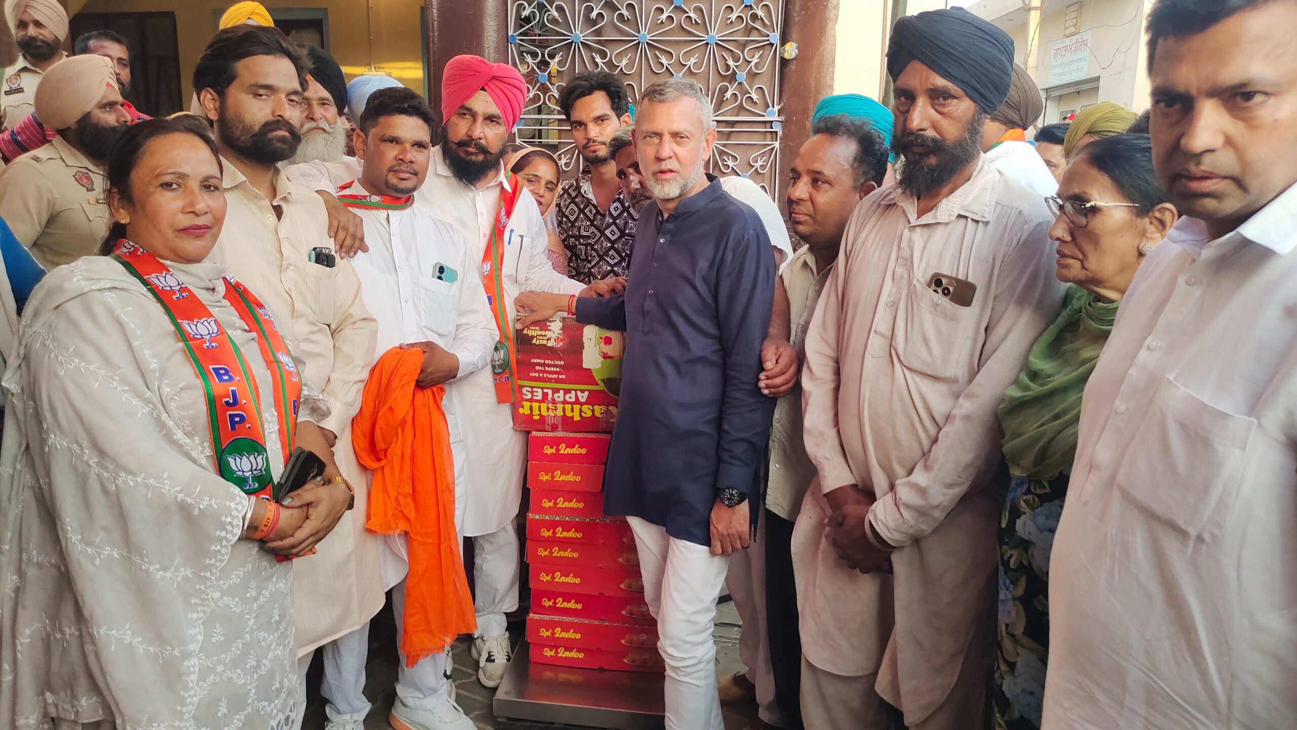 ਭਾਜਪਾ ਉਮੀਦਵਾਰ ਅਰਵਿੰਦ ਖੰਨਾ ਨੇ ਪਿੰਡ ਠੀਕਰੀਵਾਲਾ ਵਿਖੇ ਕੀਤੀ ਭਰਵੀਂ ਚੋਣ ਇਕੱਤਰਤਾ…ਪੰਜਾਬ ਦੀ ਬਿਹਤਰੀ ਲਈ ਵੋਟਾਂ ਮੰਗੀਆਂ