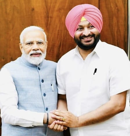 ਸਿੱਲ੍ਹੀ ਸਿੱਲ੍ਹੀ ਆਉਂਦੀ ਏ ਹਵਾ…ਕੋਈ ਦਿਨ ਦਿਹਾੜੇ ਲੁੱਟ ਕੇ ਲੈ ਗਿਆ ਪੰਜਾਬ ਦੇ ਭਾਜਪਾ ਆਗੂਆਂ ਨੂੰ….!