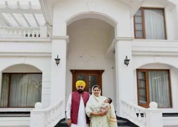 CM ਭਗਵੰਤ ਮਾਨ ਪਰਿਵਾਰ ਸਮੇਤ ਚੰਡੀਗੜ੍ਹ ਤੋਂ ਜਲੰਧਰ ਕਿਰਾਏ ਦੇ ਮਕਾਨ ‘ਚ ਪੁੱਜੇ…!