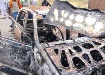 ਚੱਲਦੀ ਕਾਰ ਨੂੰ ਅਚਾਨਕ ਲੱਗੀ ਅੱਗ…ਤੇ ਕਾਰ ਦੇ ਅੰਦਰ ਹੀ ਝੁਲਸ ਗਿਆ ਡਰਾਈਵਰ