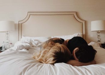 ਚੋਰ ਨੇ ਤਾਂ ਹੱਦ ਈਂ ਕਰਤੀ…ਚੋਰੀ ਕਰਨ ਗਏ ਨੇ ਪਤੀ-ਪਤਨੀ ਦੇ ਨਿੱਜੀ ਪਲਾਂ ਦੀ ਬਣਾ ਲਈ ਵੀਡੀਓ…ਤੇ ਫੇਰ ਕੀਤਾ ਬਲੈਕਮੇਲ