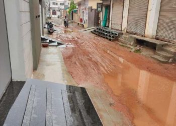 ਗੌਰਮਿੰਟ ਜੀ ਗ਼ੌਰ ਕਰੋ..ਲੱਖੀ ਕਾਲੋਨੀ ਦੀ ਗਲੀ 5…ਮਾੜੇ ਹਾਲਾਤ, ਲੰਘਣਾ ਮੁਸ਼ਕਿਲ…ਜ਼ਿਮਨੀ ਚੋਣ ‘ਚ ਪੈ ਸਕਦੈ ਪੇਚਾ