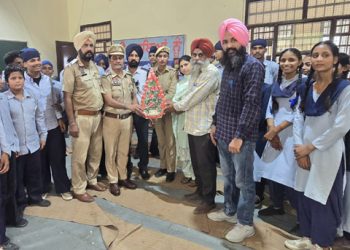 ਹੰਡਿਆਇਆ ਸਕੂਲ ਵਿਖੇ ਟ੍ਰੈਫਿਕ ਨਿਯਮਾਂ ਬਾਰੇ ਸੈਮੀਨਾਰ ਕਰਵਾਇਆ