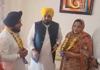 ਜਲੰਧਰ ਜ਼ਿਮਨੀ ਚੋਣ ‘ਚ ਵੱਡਾ ਸਿਆਸੀ ਧਮਾਕਾ…ਅਕਾਲੀ ਉਮੀਦਵਾਰ ਸੁਰਜੀਤ ਕੌਰ AAP ‘ਚ ਸ਼ਾਮਿਲ