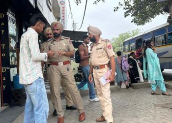 ਮਹਿਲ ਕਲਾਂ ਅੱਡੇ ‘ਤੇ ਭਲਵਾਨੀ ਗੇੜੀ ਲਾਉਣ ਵਾਲੇ ਭੂੰਡ ਆਸ਼ਕਾਂ ਦੀ ਸ਼ਾਮਤ…ਐਸਐਚਓ ਨੇ ਕੀਤੀ ਅਚਾਨਕ ਰੇਡ