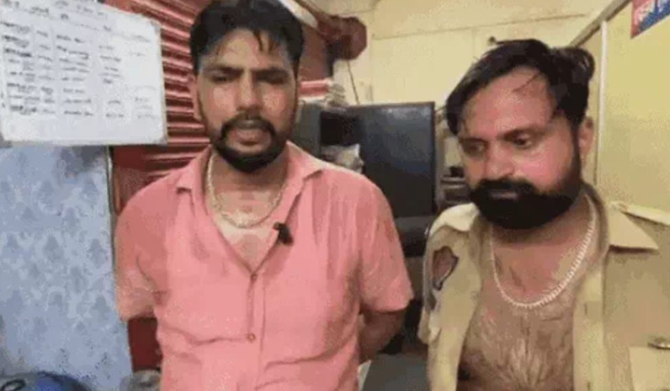 ਭੀੜ ਨੇ ਕੀਤਾ ਪੁਲਿਸ ਚੌਂਕੀ ‘ਤੇ ਹਮਲਾ…ਇੰਚਾਰਜ ਦਾ ਸਿਰ ਪਾੜ ਦਿੱਤਾ…ਤੇ ਕਾਂਸਟੇਬਲ ਦੀ ਵਰਦੀ ਪਾੜ ਦਿੱਤੀ,ਨਾਲੇ ਕੀਤੀ ਭੰਨ ਤੋੜ