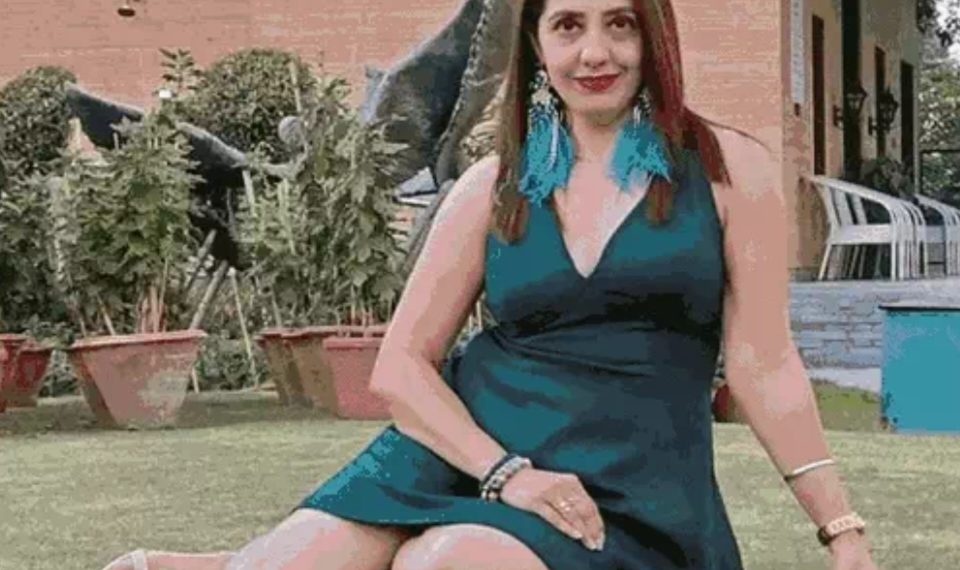 ਹੁਸਨ ਦਾ ਜਾਦੂ ਚਲਾ ਕੇ ਕਰੋੜਾਂ ਦੀ ਠੱਗੀ ਮਾਰਨ ਵਾਲੀ ਮਿਸਿਜ਼ ਚੰਡੀਗੜ੍ਹ ਬੇਟੇ ਸਮੇਤ ਗ੍ਰਿਫਤਾਰ