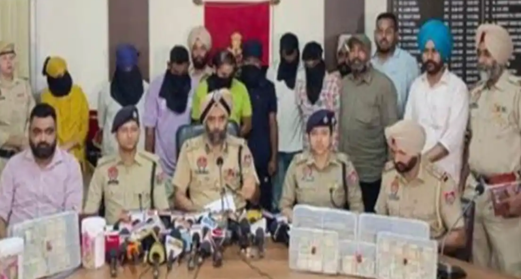 ਅੰਮ੍ਰਿਤਸਰ ਲੁੱਟ ਕਾਂਡ : ਡਰਾਈਵਰ ਦੀ ਧੀ ਨੇ ਮੰਗੇਤਰ ਨਾਲ ਮਿਲ ਕੇ ਰਚੀ ਸੀ ਸਾਜਿਸ਼…ਪੁਲਿਸ ਨੇ ਸਾਰੇ ਦੋਸ਼ੀ ਕੀਤੇ ਕਾਬੂ