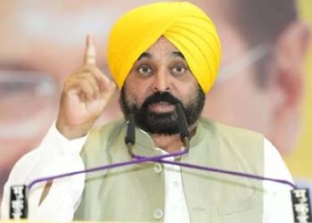 “ਸਾਨੂੰ ਅਜਿਹੇ ਪ੍ਰਧਾਨਾਂ ਦੀ ਲੋੜ ਨਹੀਂ…ਪਾਰਟੀ ਛੱਡਣੀ ਹੈ ਤਾਂ ਹੁਣੇ ਛੱਡ ਦਿਓ”.. ਭਗਵੰਤ ਮਾਨ ਨੇ ਸਟੇਜ ‘ਤੇ ਹੀ ‘ਆਪ ਵਰਕਰ’ ਦੀ ਕੀਤੀ ਝਾੜ ਝੰਬ