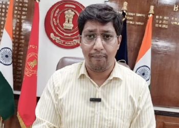 DC ਸਾਬ੍ਹ ਨਹੀਂ ਮਿਲਦੇ ਆਮ ਲੋਕਾਂ ਨੂੰ…ਵੀਡੀਓ ਵਾਇਰਲ ਹੋਣ ਤੋਂ ਬਾਅਦ ਡੀਸੀ ਨੂੰ ਦੇਣਾ ਪਿਆ ਸਪੱਸ਼ਟੀਕਰਨ