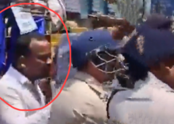 ਲਾਠੀਚਾਰਜ ਦੌਰਾਨ ਪੁਲਸੀਏ ਨੇ SDM ਸਾਬ੍ਹ ਦੇ ਹੀ ਡਾਂਗ ਜੜ੍ਹ ਦਿੱਤੀ