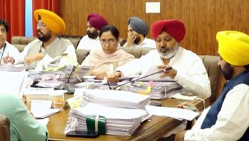 ਮਾਰਕੀਟ ਕਮੇਟੀਆਂ ਦੀ ਚੇਅਰਮੈਨੀ ਦੀ ਉਡੀਕ ਹੋਈ ਹੋਰ ਲੰਮੀ…ਸਰਕਾਰ ਨੇ ਕਮੇਟੀਆਂ ਨੂੰ ਭੰਗ ਕਰਨ ਦੀ ਸਮਾਂ ਸੀਮਾ ਵਧਾ ਦਿੱਤੀ