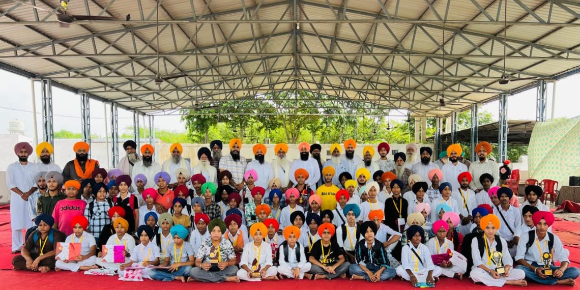 450 ਸਾਲਾ ਸ਼ਤਾਬਦੀ ਨੂੰ ਸਮਰਪਿਤ ਦਸਤਾਰ ਮੁਕਾਬਲਿਆਂ ‘ਚ 200 ਦੇ ਕਰੀਬ ਬੱਚਿਆਂ ਨੇ ਲਿਆ ਭਾਗ