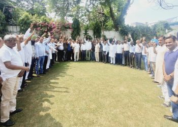 ਬਰਨਾਲੇ ਦੇ ਆੜਤੀਆਂ ਨੇ ਵਜਾ ਦਿੱਤਾ ਬਗਾਵਤ ਦਾ ਬਿਗੁਲ…ਕੀਤੀ ਅਣਮਿਥੇ ਸਮੇਂ ਦੀ ਹੜ੍ਹਤਾਲ