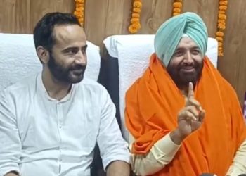 ਕੁਰਸੀ ‘ਤੇ ਬੈਠਦੇ ਹੀ ਪ੍ਰਧਾਨ ਸਾਬ੍ਹ ਨੇ ਕਿਹਾ…ਮੈਨੂੰ ਬਹੁਤ ਖੁਸ਼ੀ ਆਂ, ਮੈਨੂੰ ਤਾਂ ਸਮਝ ਨਹੀਂ ਲੱਗਦੀ ਮੈਂ ਕੀ ਕਹਾਂ…!