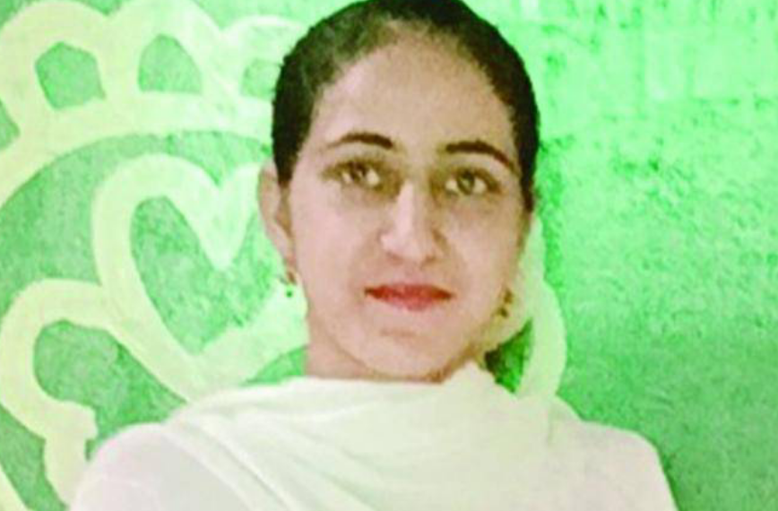 24 ਕੁ ਸਾਲ ਦੀ ਇੱਕ ਔਰਤ ਨੇ ਇਕੋ ਸਮੇਂ ਤਿੰਨ ਪੁੱਤਰਾਂ ਨੂੰ ਜਨਮ ਦਿੱਤਾ, ਪਰ ਕੁਝ ਸਮੇਂ ਬਾਅਦ ਤਿੰਨਾਂ ਪੁੱਤਰਾਂ ਸਮੇਤ ਮਾਂ ਦੀ ਹੋਈ ਮੌਤ